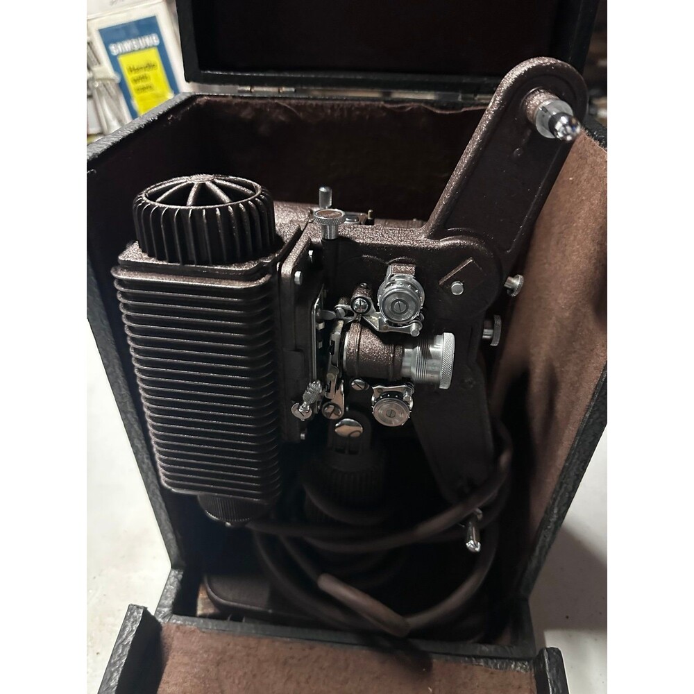 Vintage Vintage Revere Model 80 8mm Projector w Case Manual Rare